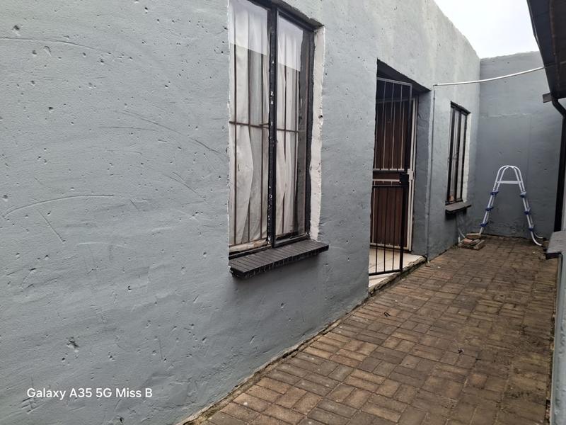 3 Bedroom Property for Sale in Protea Glen Gauteng