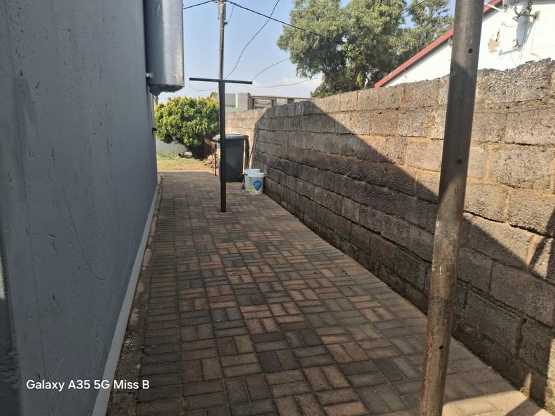 3 Bedroom Property for Sale in Protea Glen Gauteng