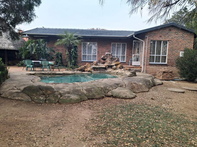 2 Bedroom Property for Sale in Brackendowns Gauteng