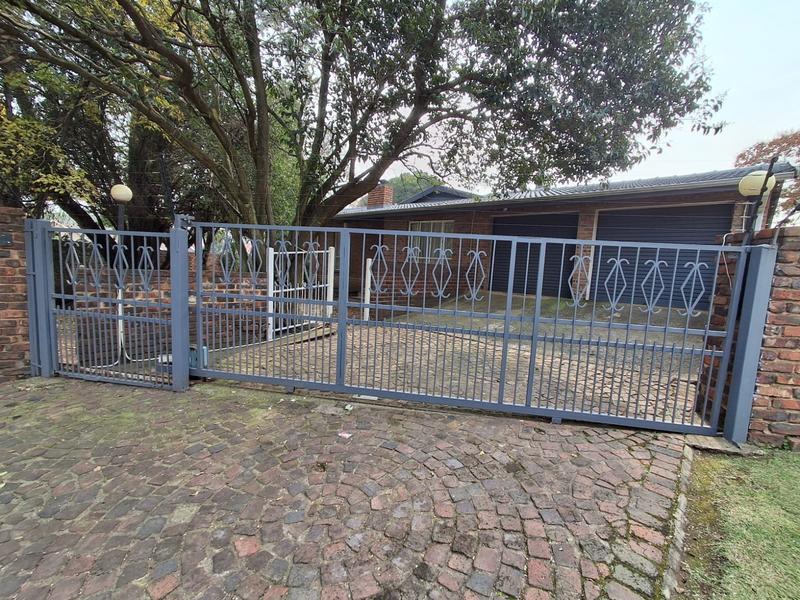 2 Bedroom Property for Sale in Brackendowns Gauteng