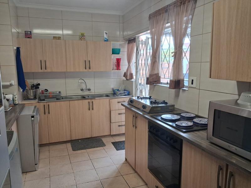 2 Bedroom Property for Sale in Brackendowns Gauteng