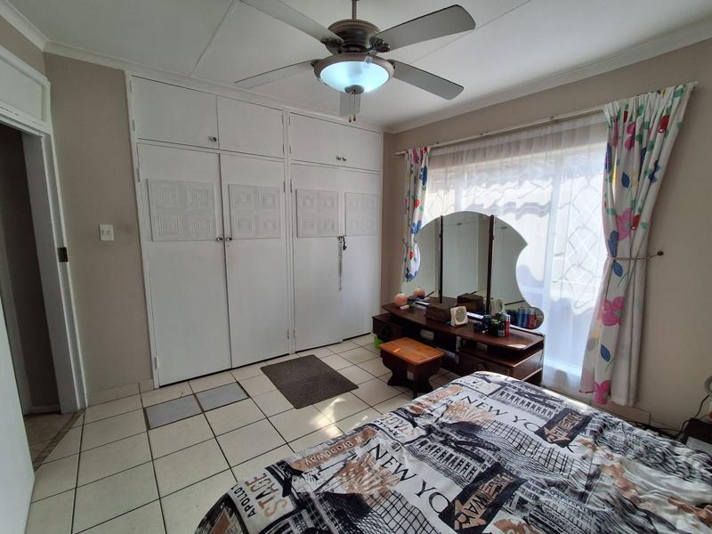 2 Bedroom Property for Sale in Brackendowns Gauteng