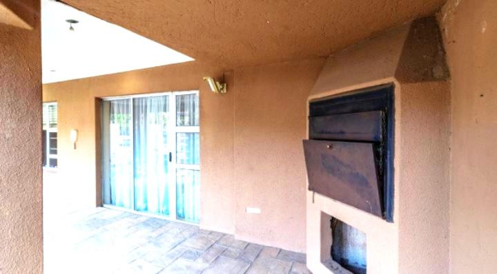 4 Bedroom Property for Sale in Brackendowns Gauteng