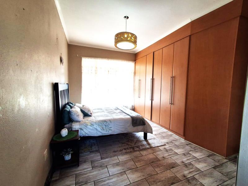 4 Bedroom Property for Sale in Brackendowns Gauteng