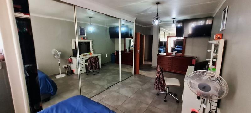 3 Bedroom Property for Sale in Bonaero Park Gauteng