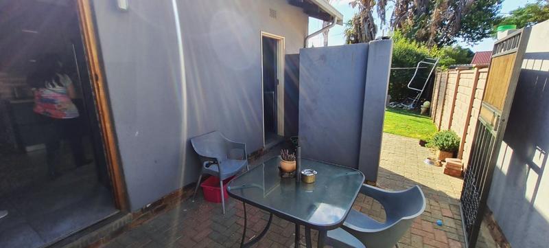 3 Bedroom Property for Sale in Bonaero Park Gauteng