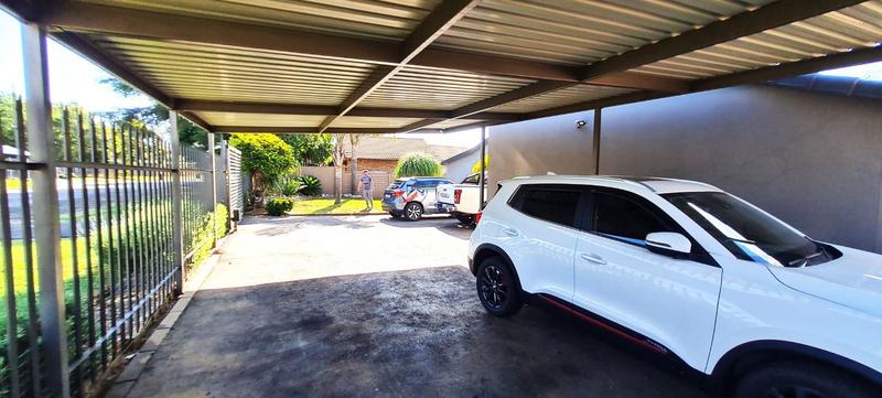 3 Bedroom Property for Sale in Bonaero Park Gauteng