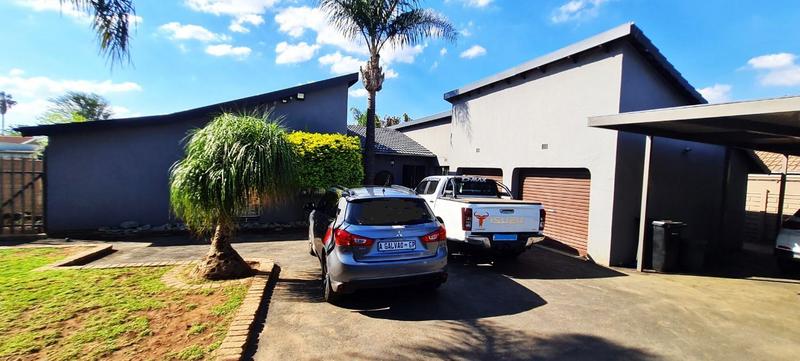 3 Bedroom Property for Sale in Bonaero Park Gauteng