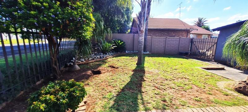3 Bedroom Property for Sale in Bonaero Park Gauteng
