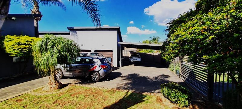 3 Bedroom Property for Sale in Bonaero Park Gauteng