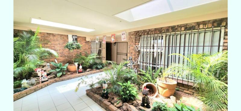 4 Bedroom Property for Sale in Edleen Gauteng