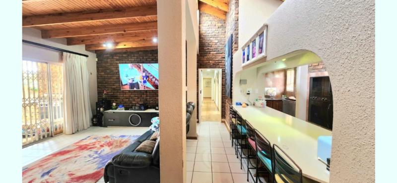 4 Bedroom Property for Sale in Edleen Gauteng