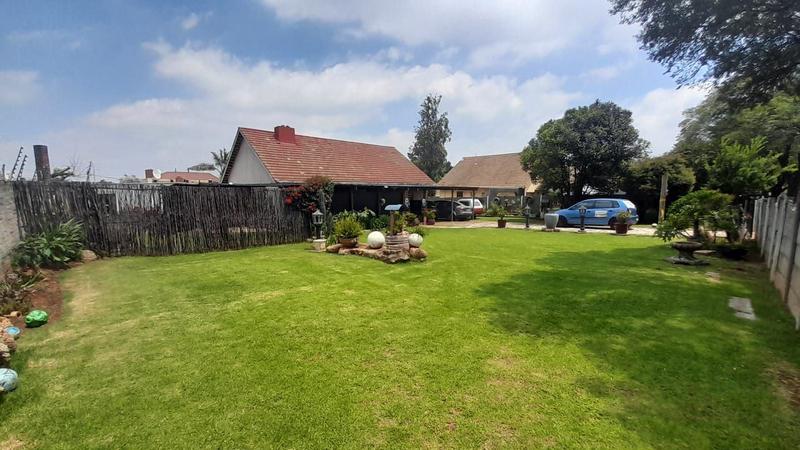 3 Bedroom Property for Sale in Rhodesfield Gauteng