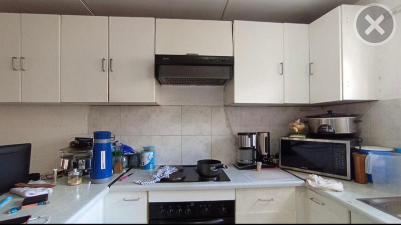 2 Bedroom Property for Sale in Mondeor Gauteng