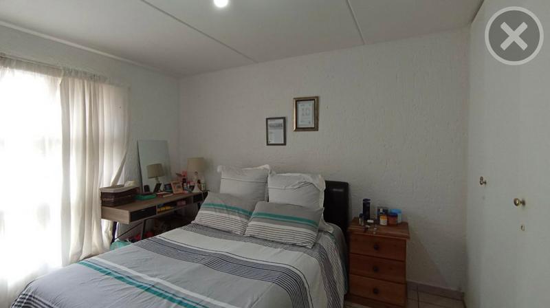 2 Bedroom Property for Sale in Mondeor Gauteng