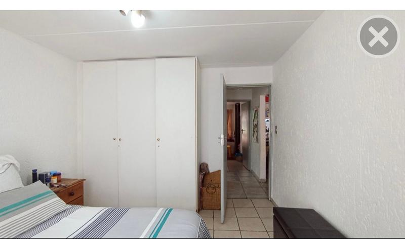 2 Bedroom Property for Sale in Mondeor Gauteng