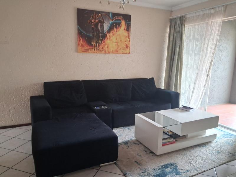2 Bedroom Property for Sale in Mulbarton Gauteng