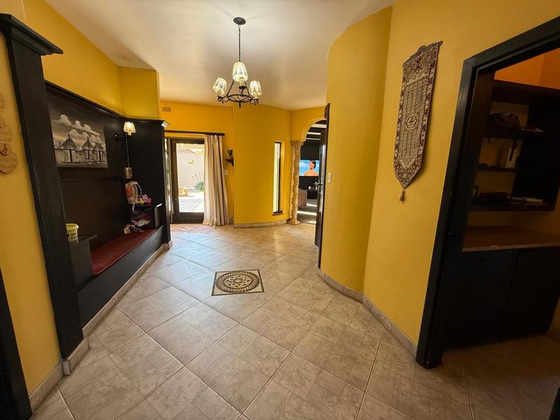 4 Bedroom Property for Sale in Oakdene Gauteng