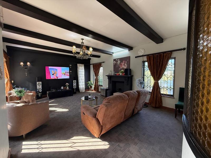 4 Bedroom Property for Sale in Oakdene Gauteng