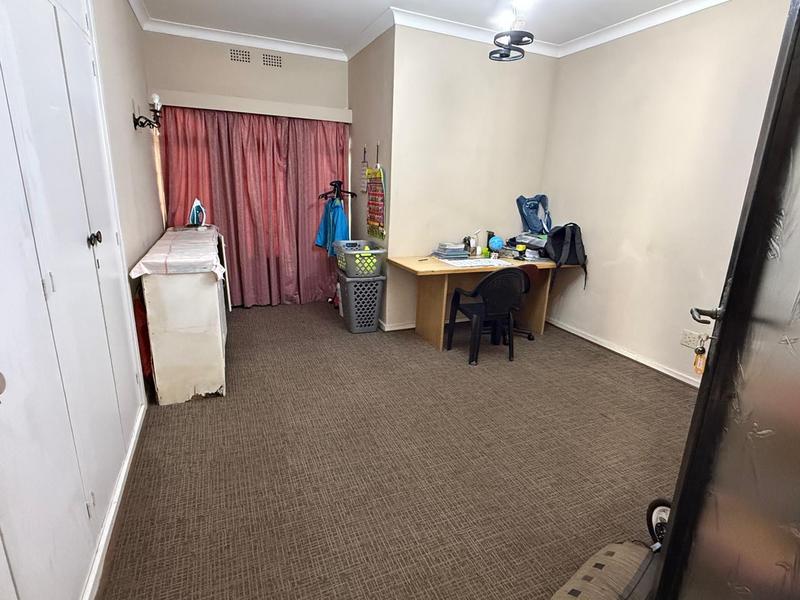 4 Bedroom Property for Sale in Oakdene Gauteng