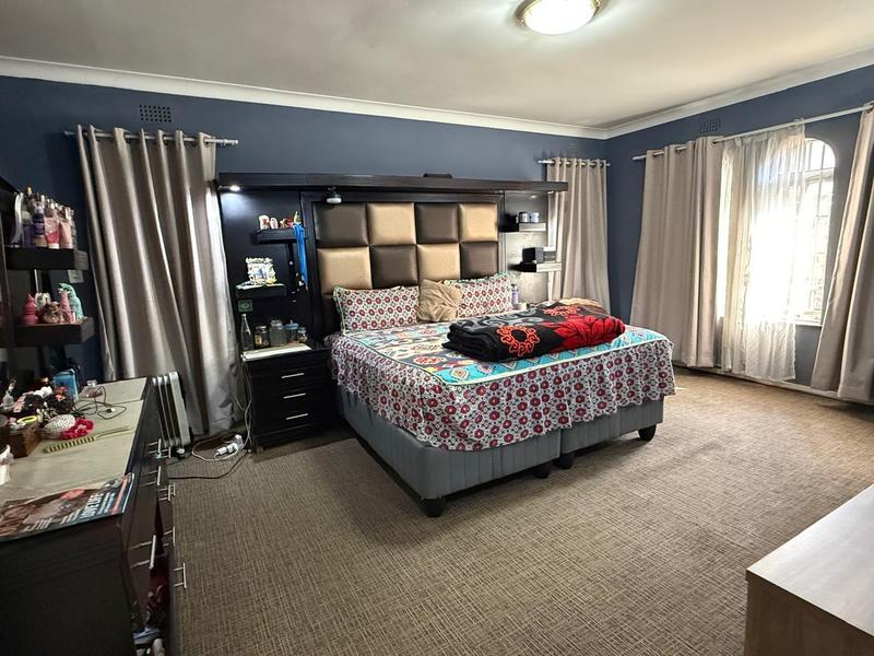 4 Bedroom Property for Sale in Oakdene Gauteng