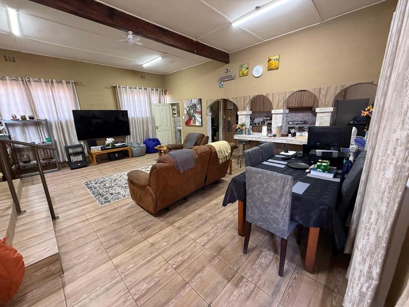 4 Bedroom Property for Sale in Oakdene Gauteng
