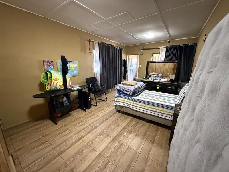 4 Bedroom Property for Sale in Oakdene Gauteng