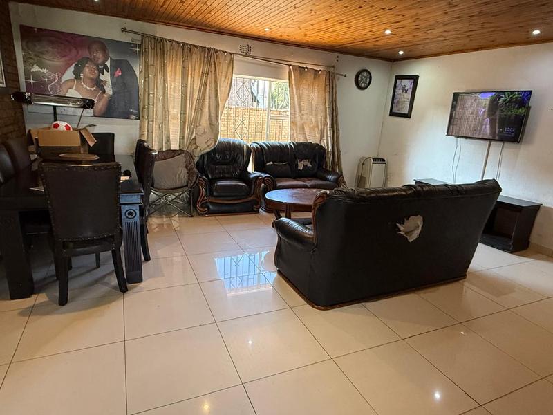 4 Bedroom Property for Sale in Oakdene Gauteng