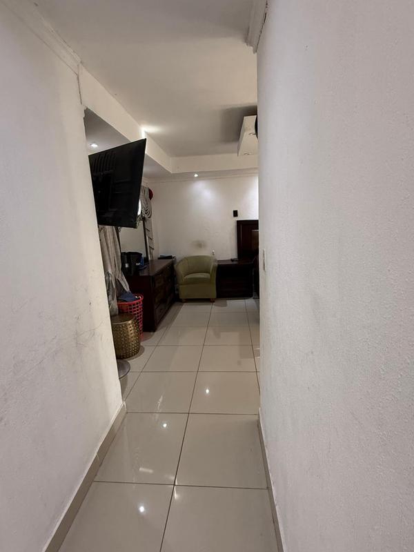 4 Bedroom Property for Sale in Oakdene Gauteng