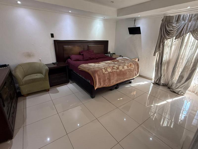4 Bedroom Property for Sale in Oakdene Gauteng