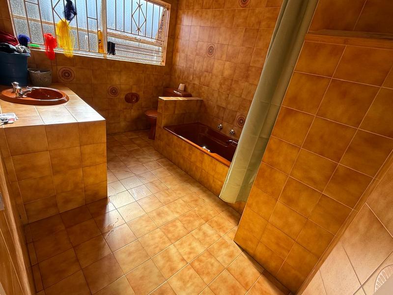 4 Bedroom Property for Sale in Oakdene Gauteng