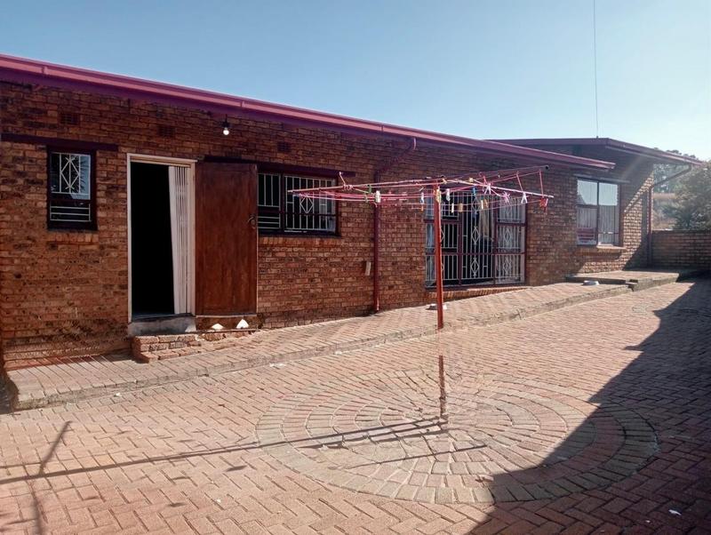 4 Bedroom Property for Sale in Oakdene Gauteng