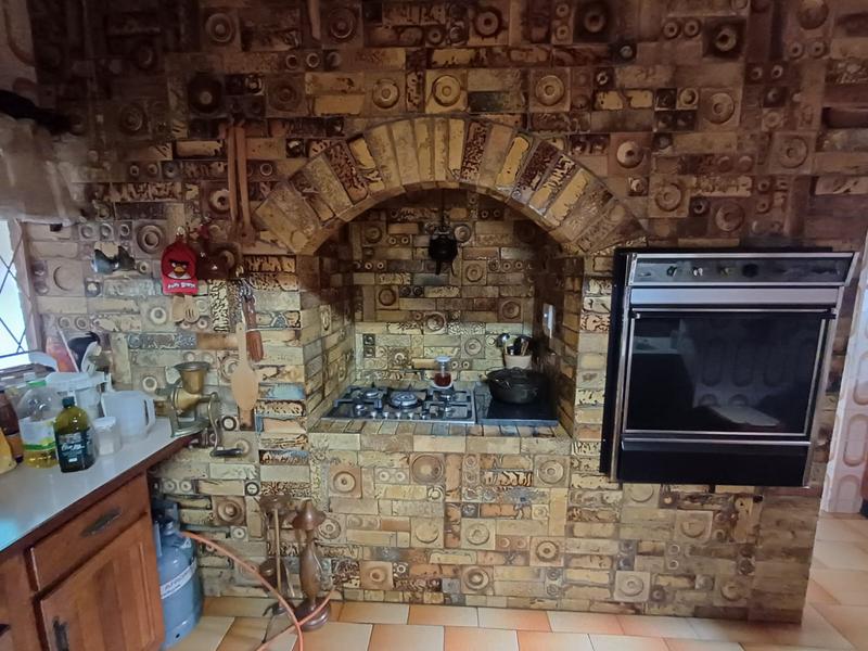 5 Bedroom Property for Sale in Unitas Park Gauteng
