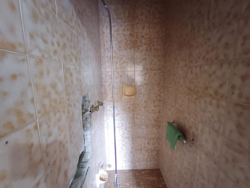 5 Bedroom Property for Sale in Unitas Park Gauteng