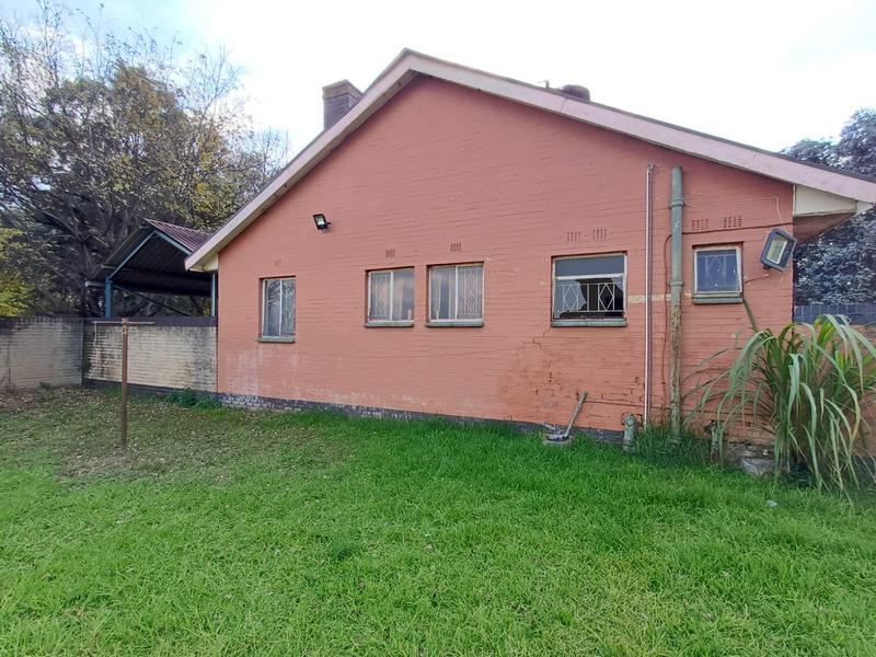 5 Bedroom Property for Sale in Unitas Park Gauteng