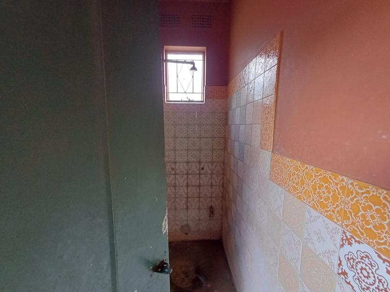 5 Bedroom Property for Sale in Unitas Park Gauteng
