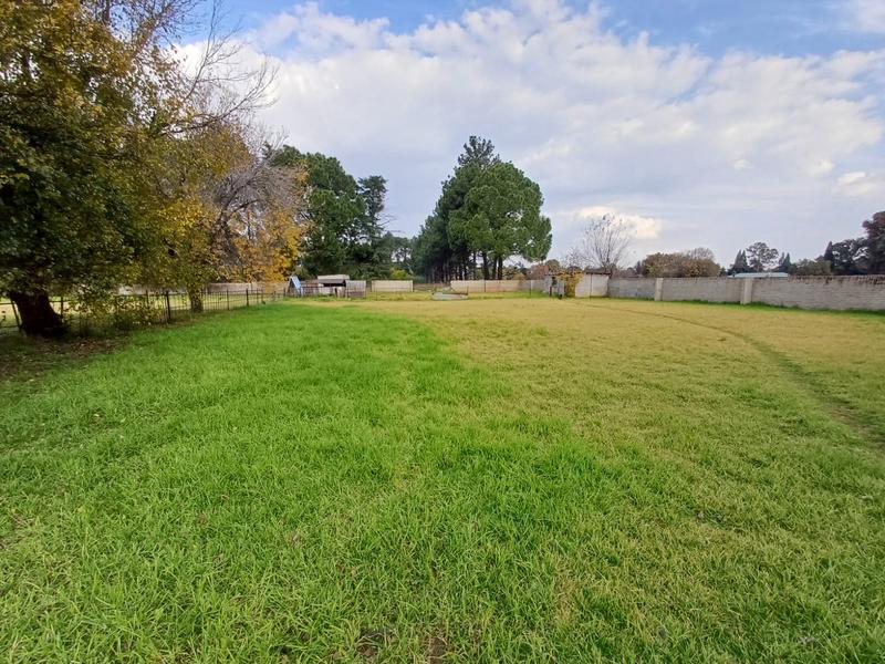 5 Bedroom Property for Sale in Unitas Park Gauteng