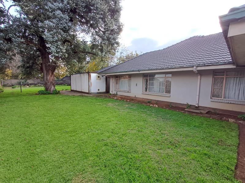 5 Bedroom Property for Sale in Unitas Park Gauteng