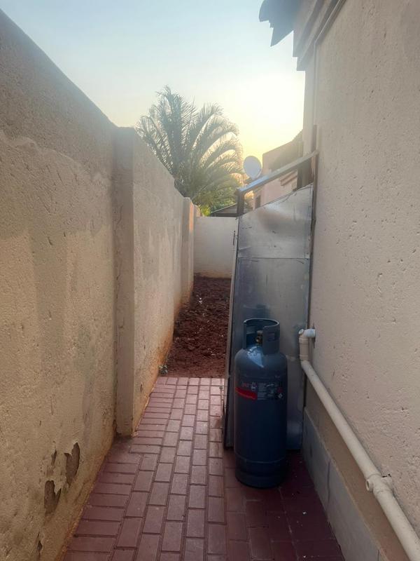 To Let 3 Bedroom Property for Rent in Hesteapark Gauteng