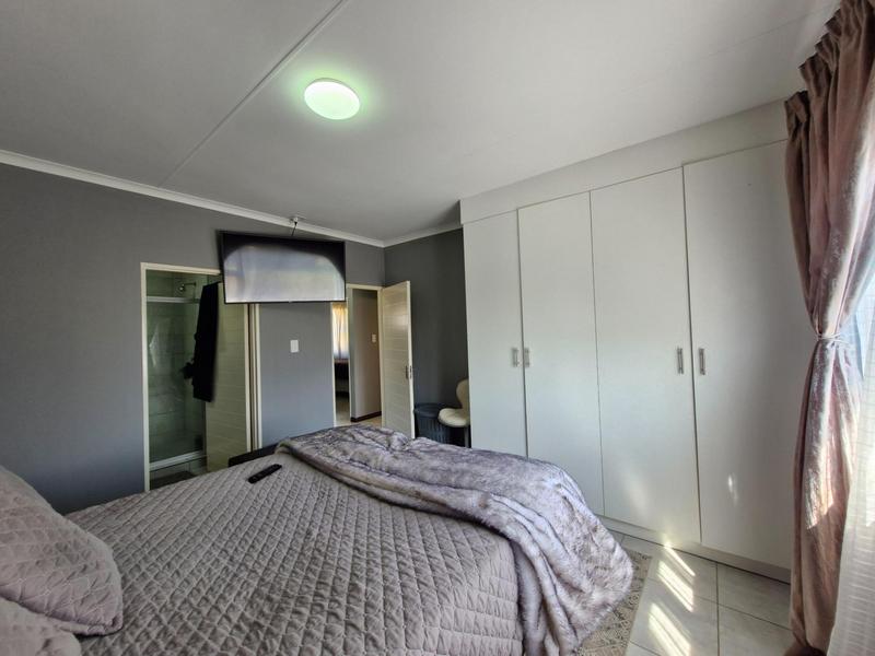 3 Bedroom Property for Sale in Goedeburg Gauteng