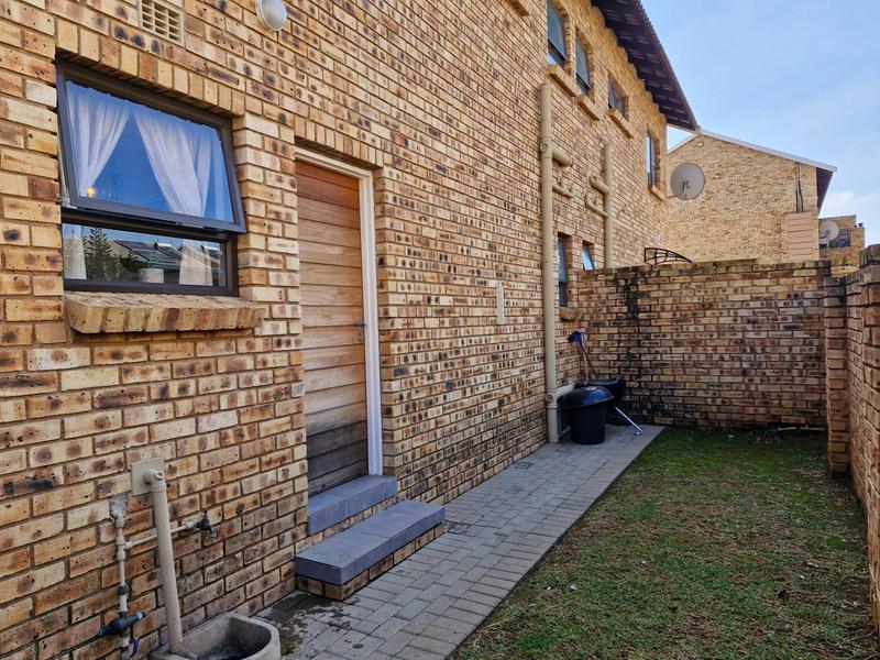3 Bedroom Property for Sale in Goedeburg Gauteng