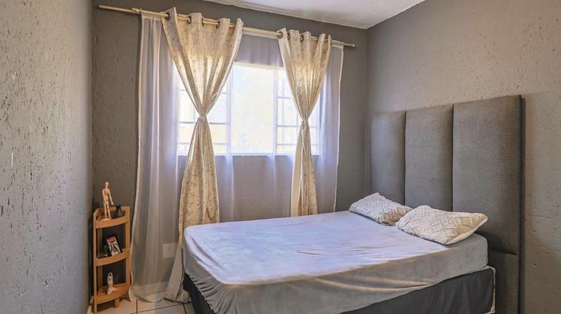 3 Bedroom Property for Sale in Die Hoewes Gauteng