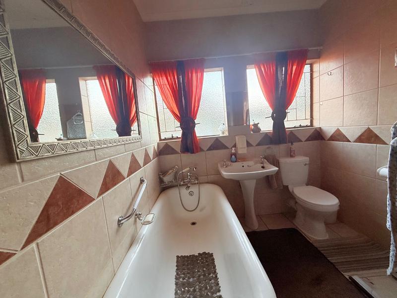 3 Bedroom Property for Sale in Flora Gardens Gauteng