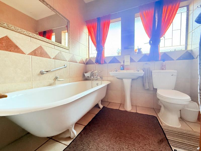 3 Bedroom Property for Sale in Flora Gardens Gauteng