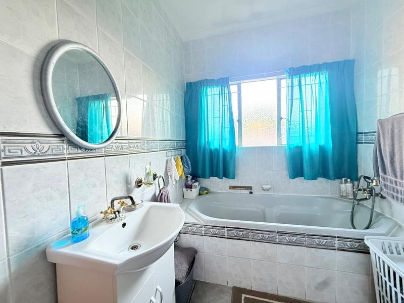 3 Bedroom Property for Sale in Flora Gardens Gauteng