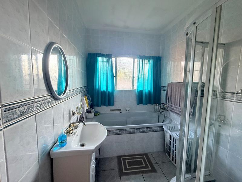 3 Bedroom Property for Sale in Flora Gardens Gauteng