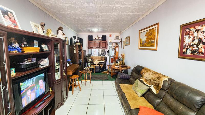 6 Bedroom Property for Sale in Elspark Gauteng