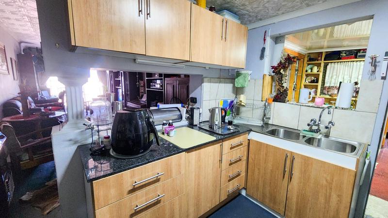 6 Bedroom Property for Sale in Elspark Gauteng