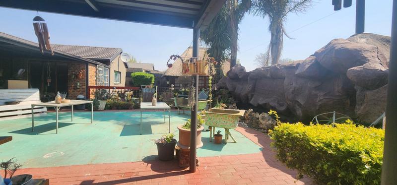 6 Bedroom Property for Sale in Elspark Gauteng