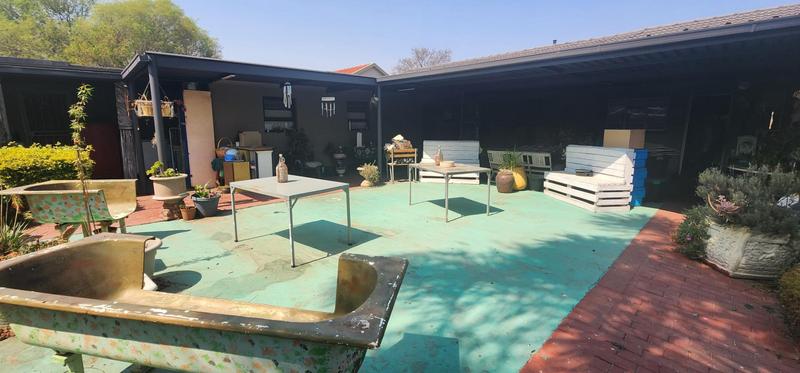 6 Bedroom Property for Sale in Elspark Gauteng